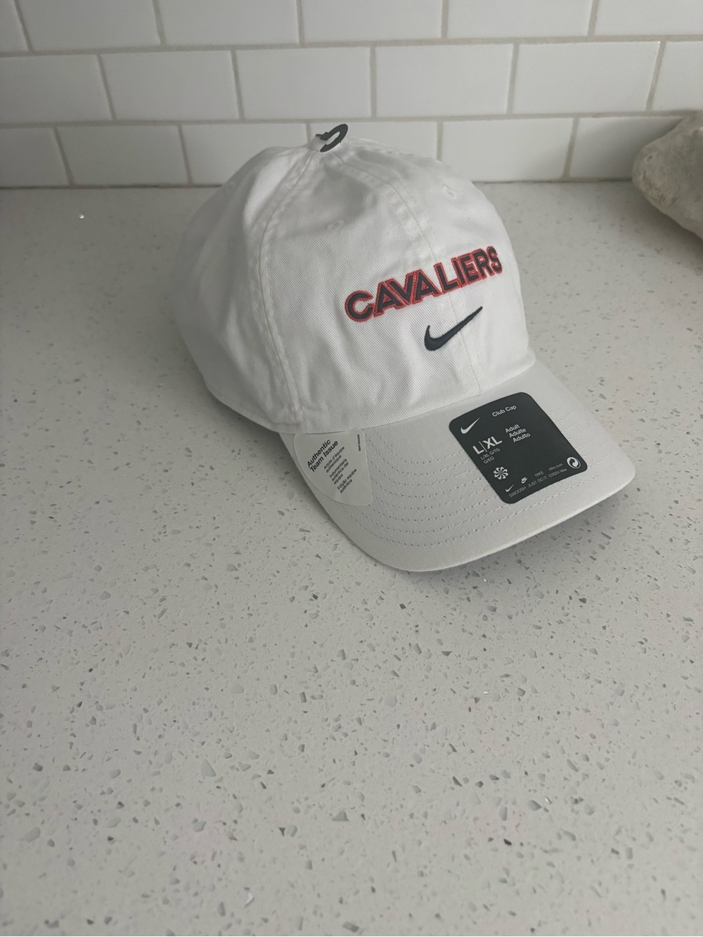 NWT Nike Cleveland Cavaliers White Club Cap Hat L/XL Adult Basketball NBA Nike